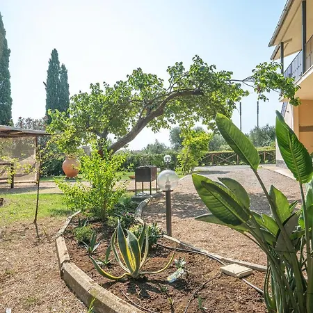 3 Bedroom Cozy In Capalbio Scalo Apartment Nunziatella